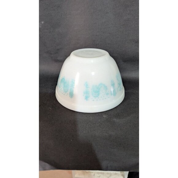 Pyrex Turquoise Amish Butterprint Milk Glass Mixing Bowl 401 1.5 Pint Mid-Centur - Picture 4 of 8